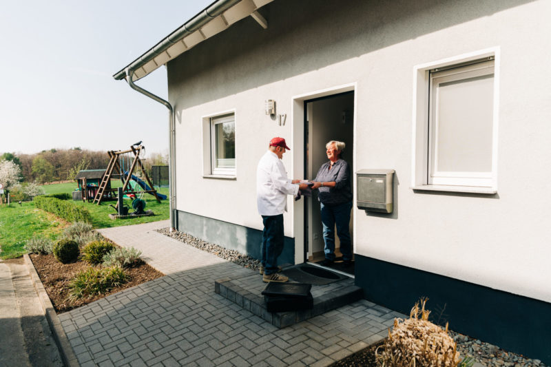 Lieferung Senioren Mittagessen Overath Wasser Party Service
